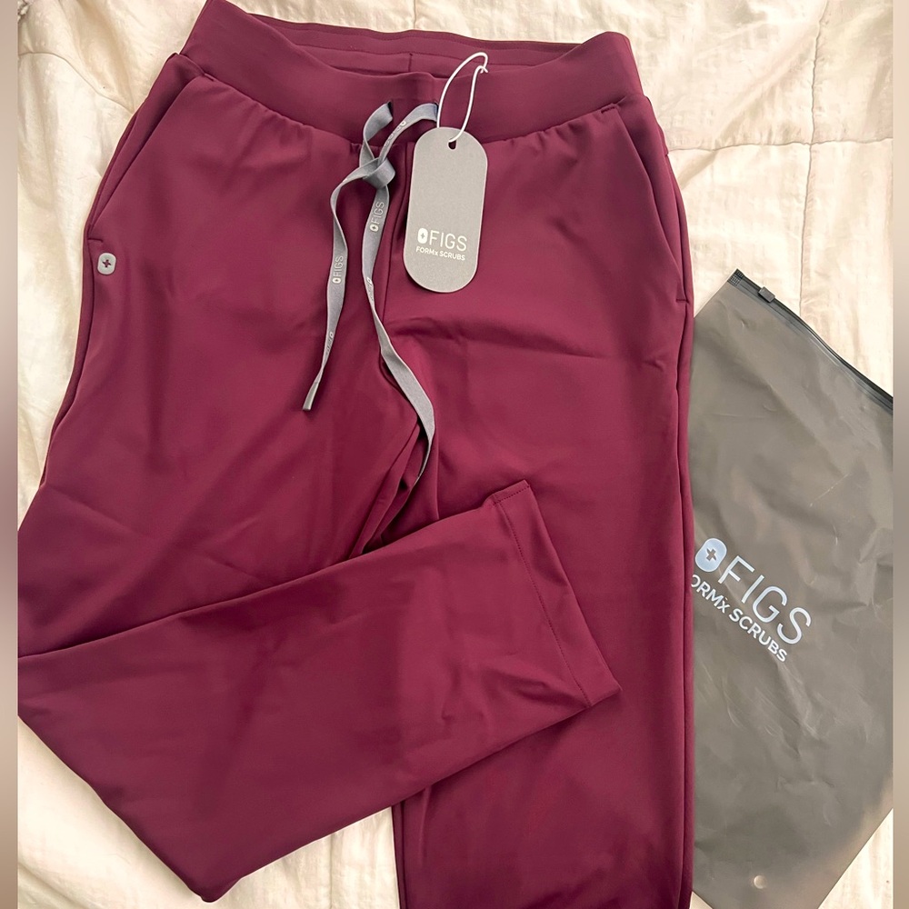 Figs Tena FormX Scrub Pants, women’s sz. S